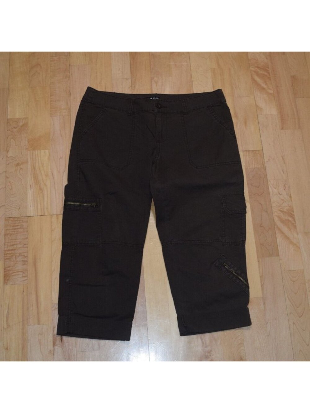 A.N.A.  Crop Women's sz 10P Brown Cargo Capris